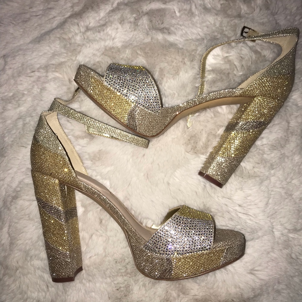 Strap ankle heels ✨